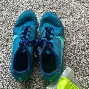 nike spike running shoes